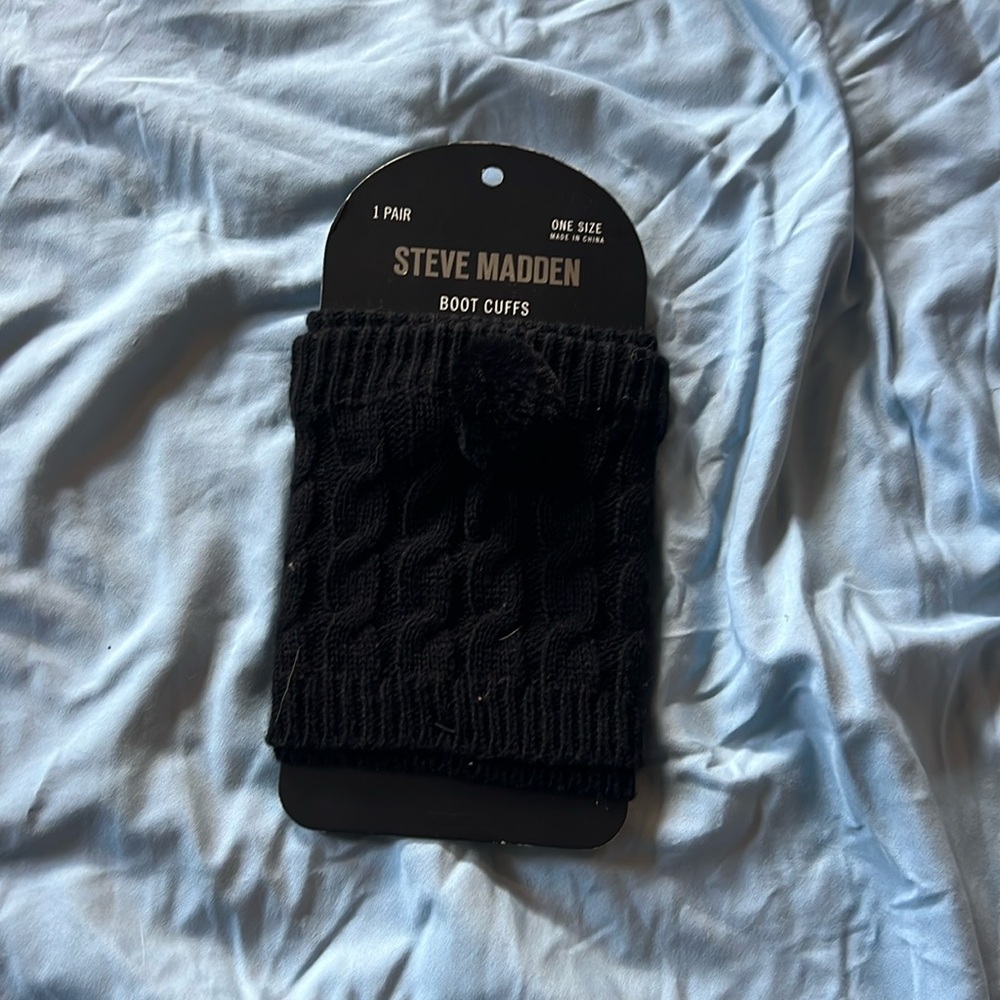 steve madden boot cuffs with black puff